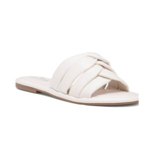 Bandolino NWT Vistan Ivory Flat Sandal Slip On